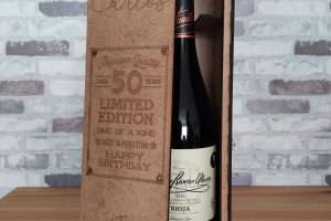 Caja de vino para cumpleaños